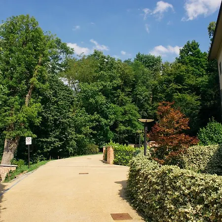 Sorrounded In The Nature Five Minutes From Centre Apartment